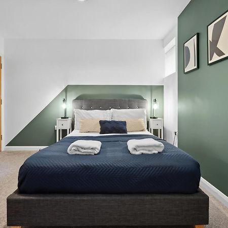 סירנססטר Corinium Lodge - Town Centre Apartment מראה חיצוני תמונה